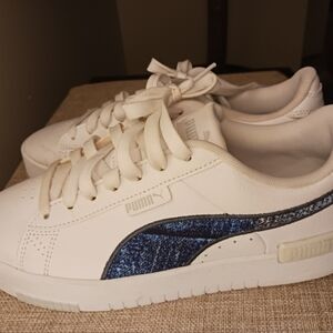 Women's sneakers